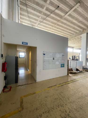ARRENDAMENTO DE PAVILHÃO INDUSTRIAL – 2000 m² | ESCAPÃES SMF