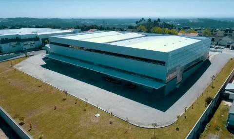ARRENDAMENTO DE PAVILHÃO INDUSTRIAL – 2000 m² | ESCAPÃES SMF