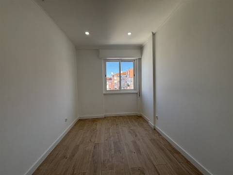 Apartamento T2+1 Venda em Odivelas,Odivelas