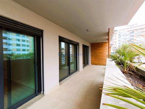 Apartamento T3 Venda em Faro (Sé e São Pedro),Faro