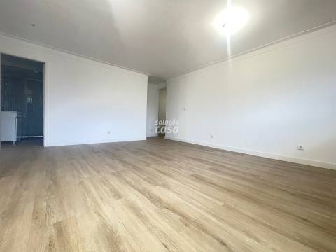 Apartamento T2 próximo da Estação do Metro!
