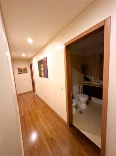 T2+1 em Canidelo com Varanda, Garagem e Excelentes Áreas!