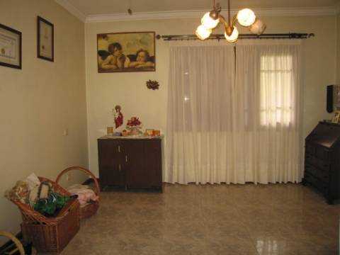Moradia T6 Canelas Centro