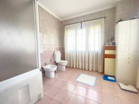 Moradia T6 Canelas Centro