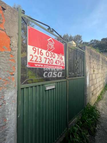 Terreno misto com 1470m2, localizado em Vilar do Paraíso!