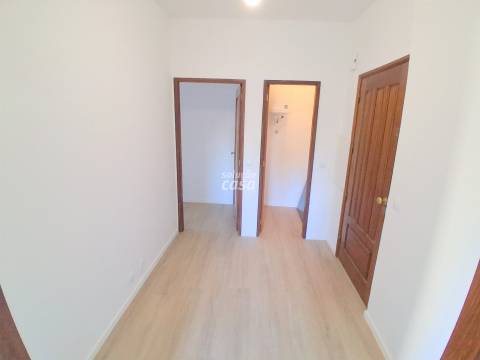 Apartamento T2 com Lugar de Garagem, localizado a 600 metros do Metro!