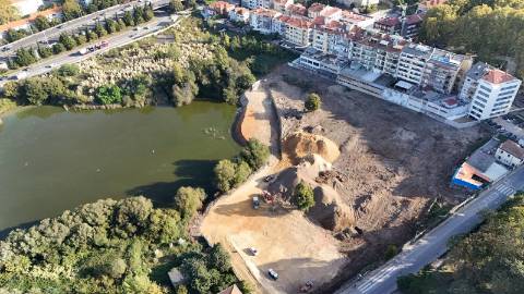Loja Nova, no Empreendimento Lake Towers, na Arca D´Água, no Porto!