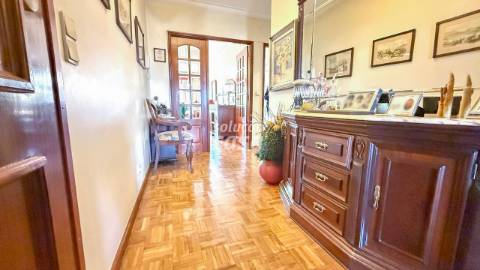 Apartamento T2+1 com Garagem, no Jardim Soares dos Reis!