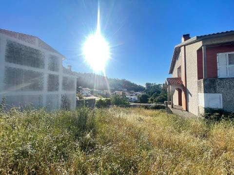 Terreno com 475m2, localizado em Pedroso!