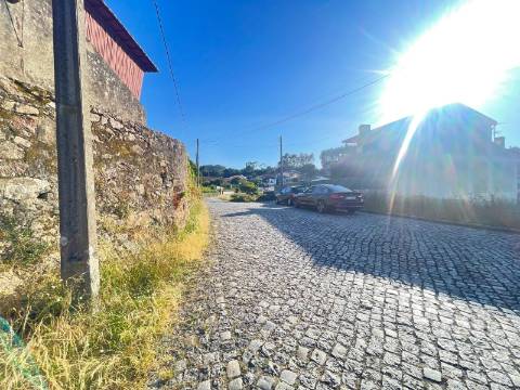 Terreno com 475m2, localizado em Pedroso!