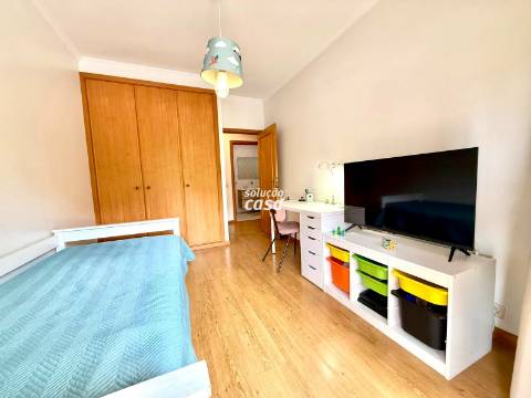 Apartamento T2 com Lugar de Garagem | Excelente Localização