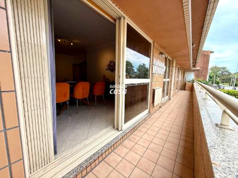 Apartamento T2 com Lugar de Garagem | Excelente Localização