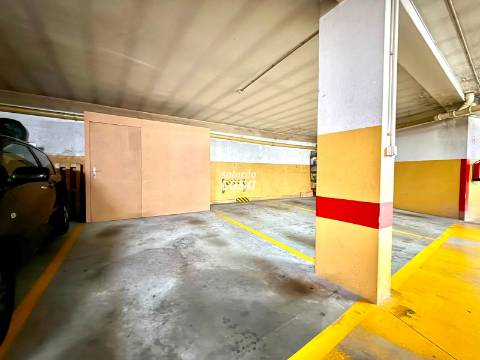 Apartamento T2 com Lugar de Garagem | Excelente Localização