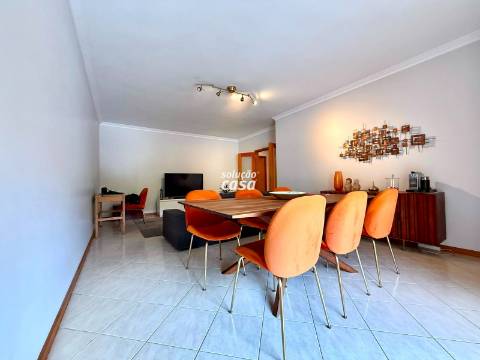 Apartamento T2 com Lugar de Garagem | Excelente Localização