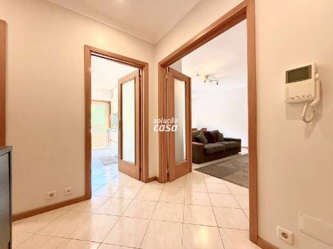 Apartamento T2 com Lugar de Garagem | Excelente Localização
