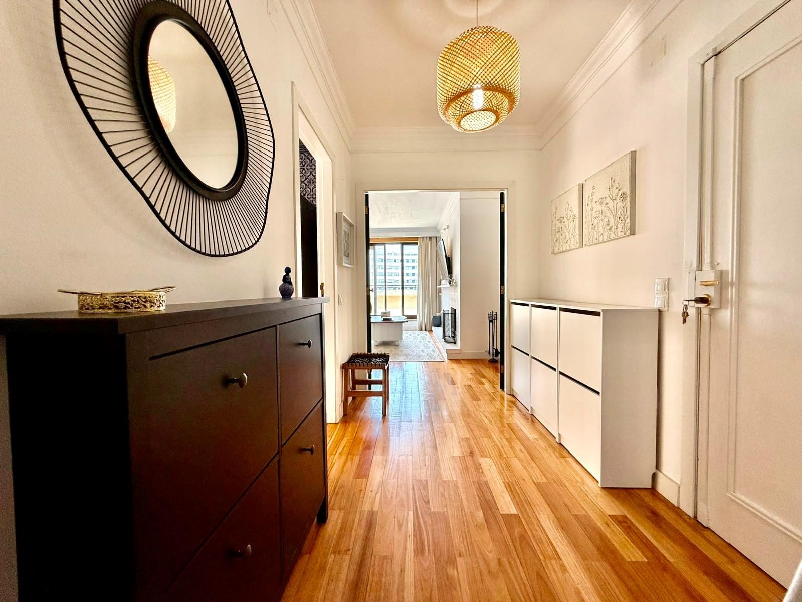 Apartamento T2 MOBILADO, no último piso, em Soares dos Reis!