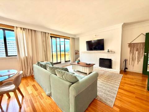 Apartamento T2 MOBILADO, no último piso, em Soares dos Reis!