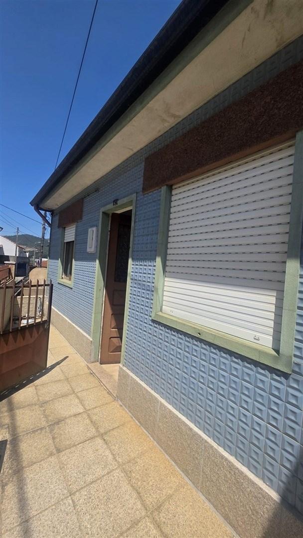 Moradia T2 + T2, em São Pedro da Cova, Gondomar - Oportunidade de Investimento!