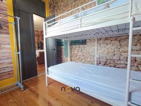Moradia T6+1 com 2 pisos, bem localizada e com frente para duas ruas | NOVA Imobiliária