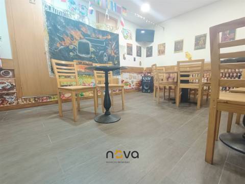 Moradia T6+1 com 2 pisos, bem localizada e com frente para duas ruas | NOVA Imobiliária