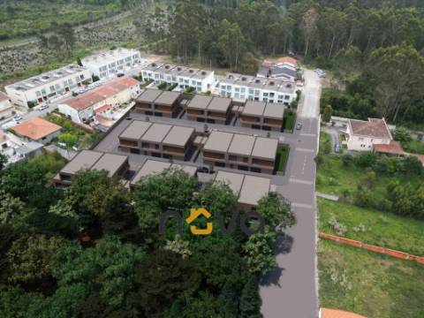 Excelentes moradias T3+1 de LUXO situadas a 900m da praia | NOVA Imobiliária