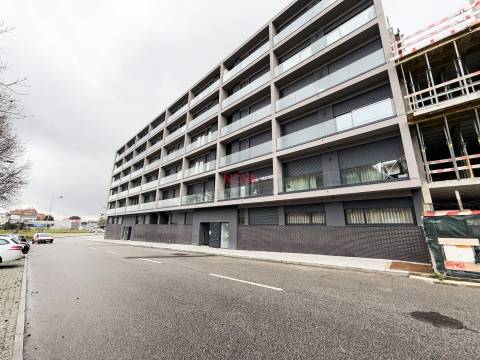Garagem  Arrendamento em Pedrouços,Maia