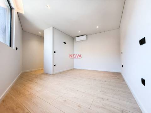 Apartamento T4 Venda em Gondomar (São Cosme), Valbom e Jovim,Gondomar