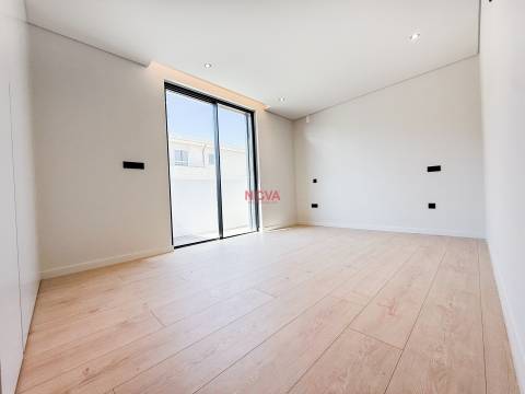Apartamento T4 Venda em Gondomar (São Cosme), Valbom e Jovim,Gondomar