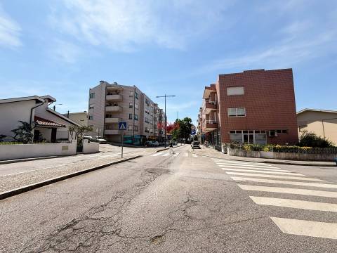 Loja  Trespasse em Ermesinde,Valongo