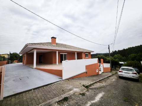 Moradia Isolada T3+1 Venda em Canedo, Vale e Vila Maior,Santa Maria da Feira