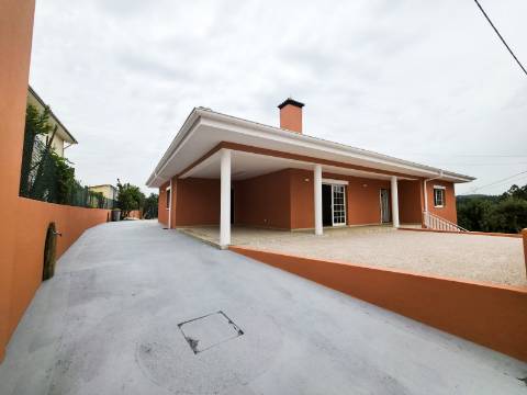 Moradia Isolada T3+1 Venda em Canedo, Vale e Vila Maior,Santa Maria da Feira