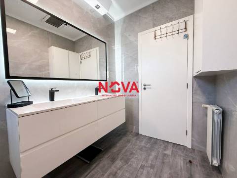 Moradia Geminada T4 Venda em Águas Santas,Maia