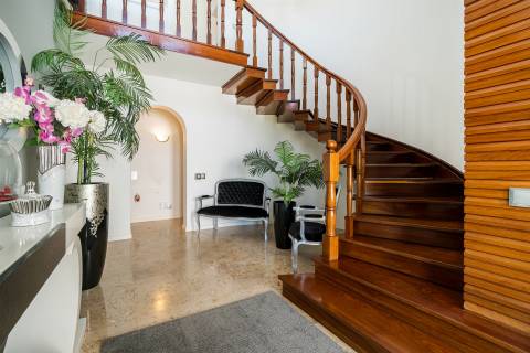 Excelente moradia T7+4 bem localizada em Portimão