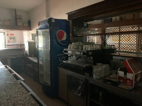 Restaurante "A Palmeira" à Venda – Estômbar