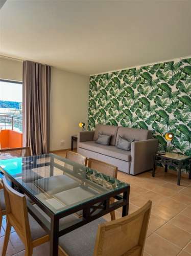 Apartamento T2 com Vista Mar e Rio na Marina da Praia da Rocha – Portimão