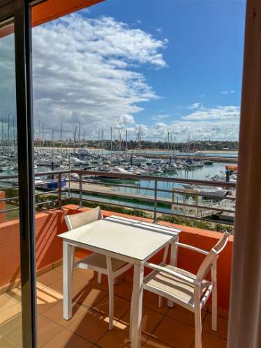 Apartamento T2 com Vista Mar e Rio na Marina da Praia da Rocha – Portimão