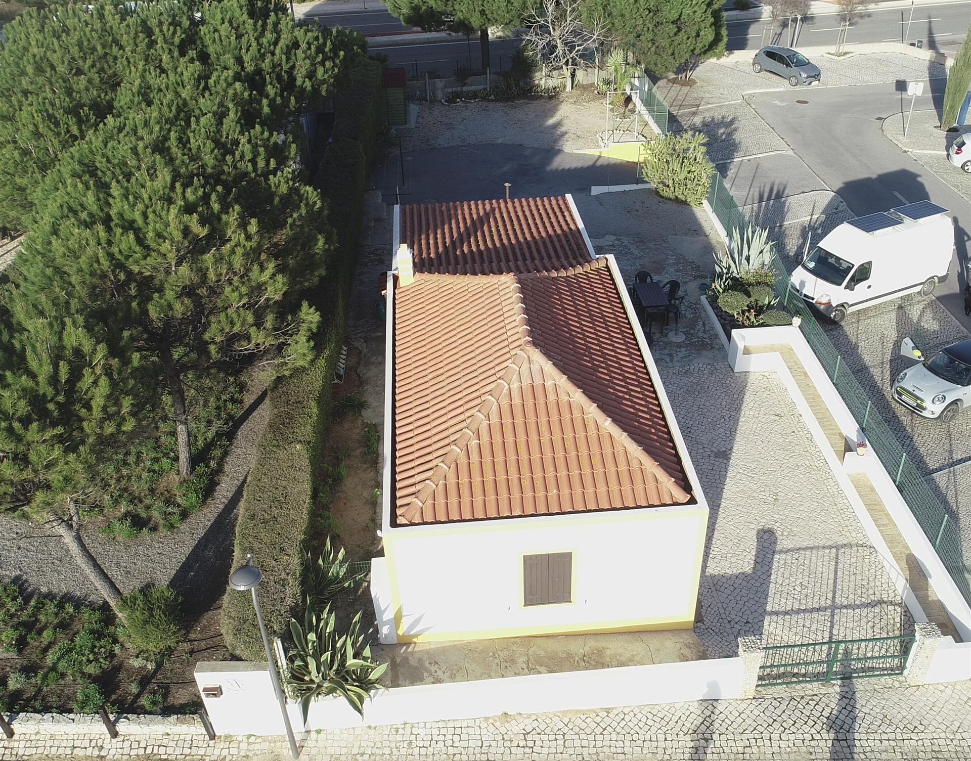 Casa Rústica c/ Lote de terreno 1ª linha Praia da Rocha.