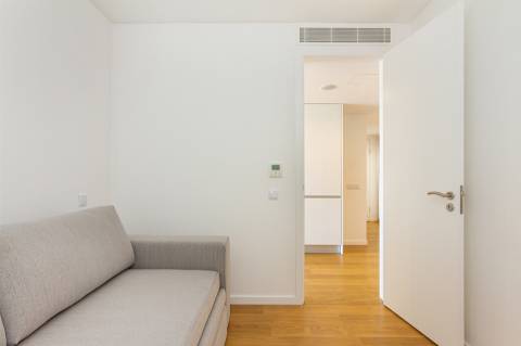 Apartamento T0 em Primeira Linha em Sesimbra