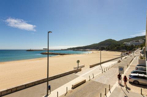 Apartamento T0 em Primeira Linha em Sesimbra