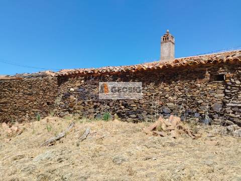 Moradia para Restaurar T2 Venda em Ameixial,Loulé