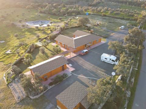 Moradia T5+1 com jardim em Almodôvar