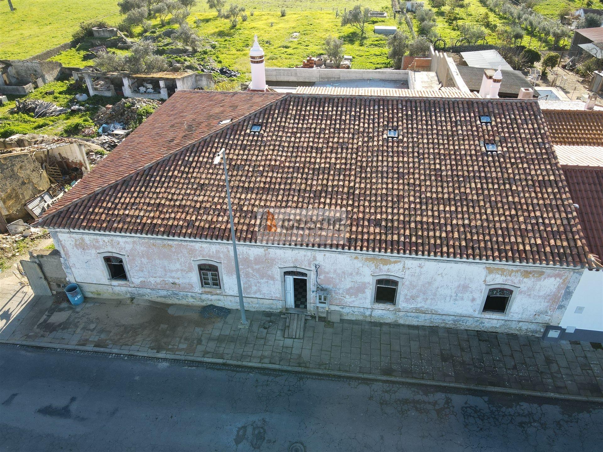Moradia para Restaurar T9 Venda em Entradas,Castro Verde