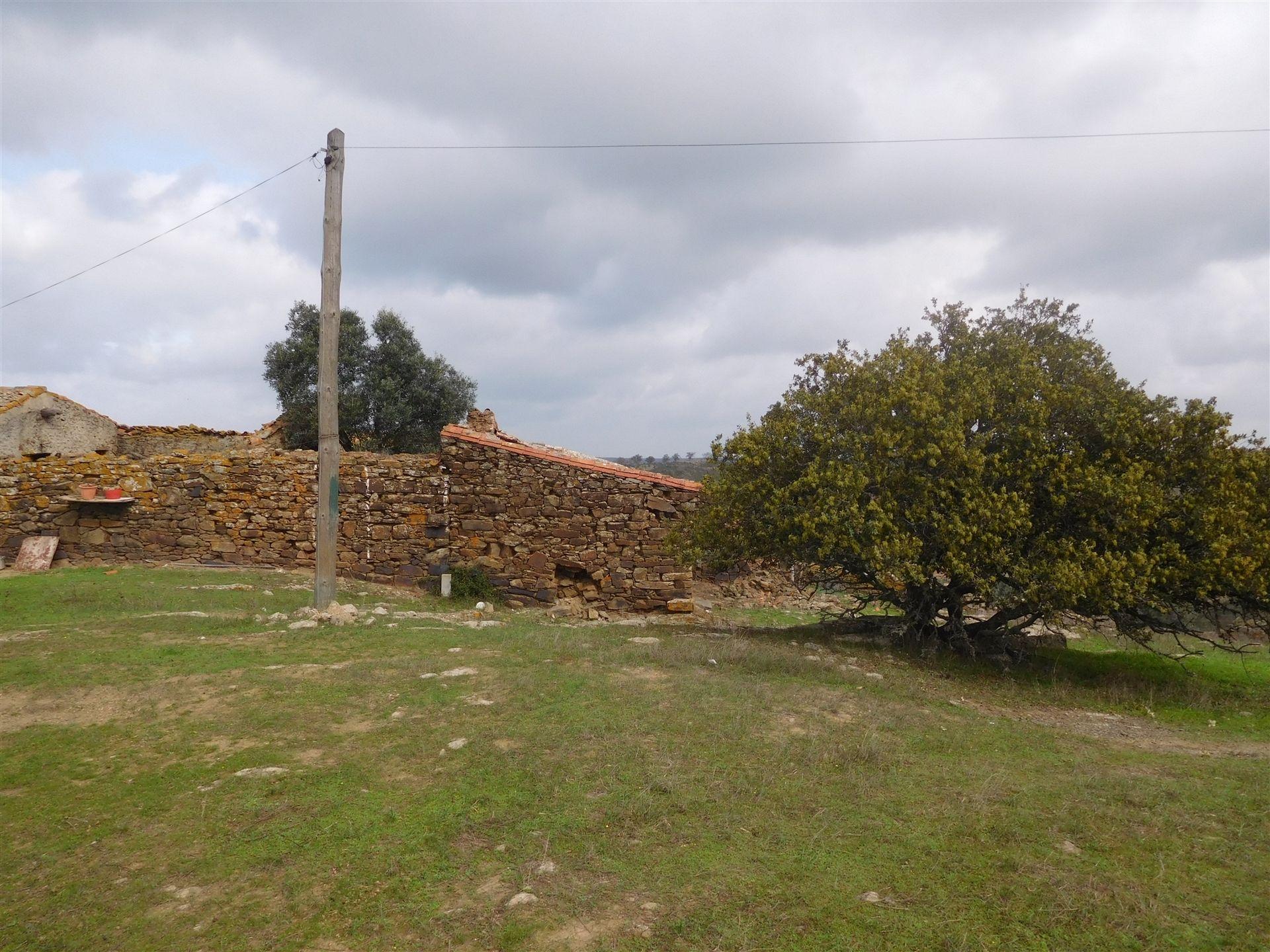 Quinta T1 Venda em Santa Clara-a-Nova e Gomes Aires,Almodôvar