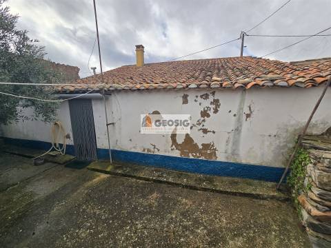 Moradia Geminada T1+2 Venda em Castro Verde e Casével,Castro Verde