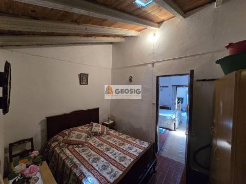 Moradia Geminada T1+1 Venda em Almodôvar e Graça dos Padrões,Almodôvar