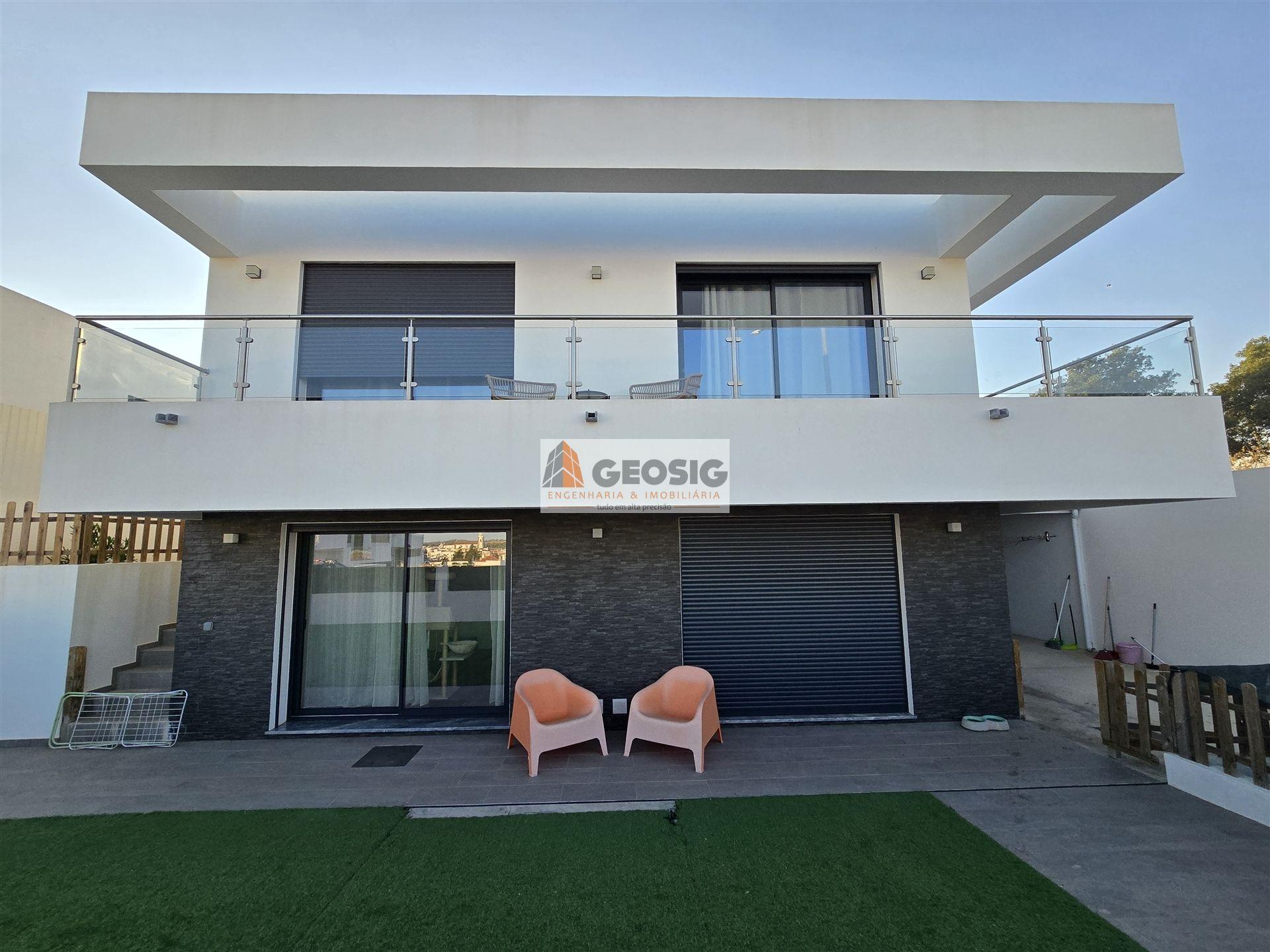 Moradia Isolada T3+1 Venda em Almodôvar e Graça dos Padrões,Almodôvar