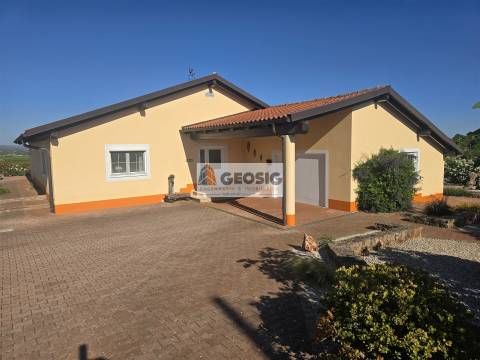 Moradia T2+1 Venda em São Bartolomeu de Messines,Silves