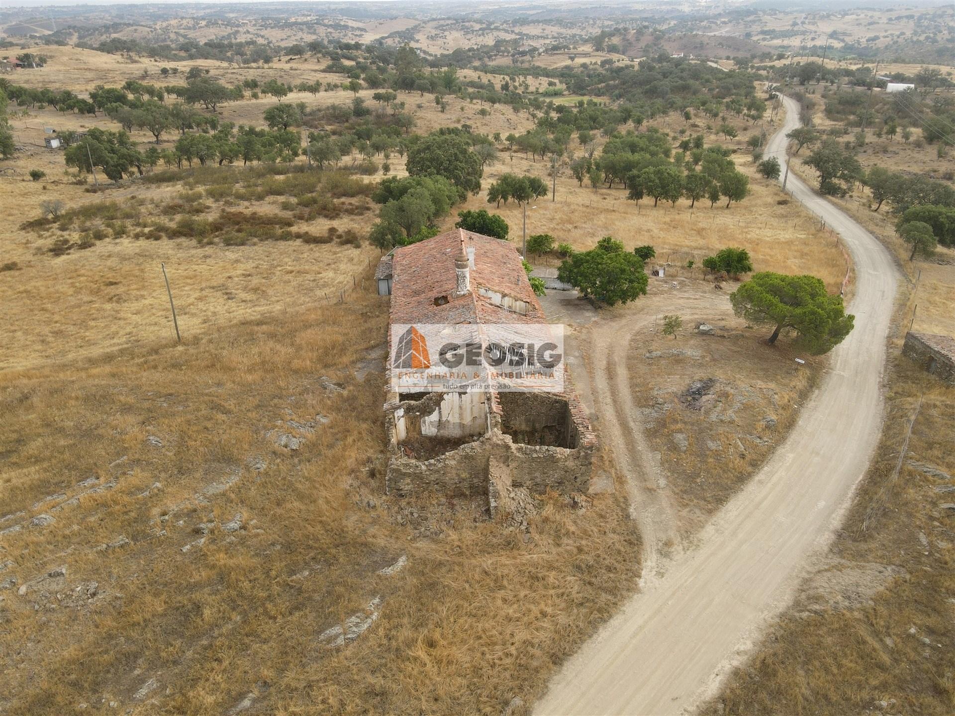 Quinta T3 Venda em Santa Clara-a-Nova e Gomes Aires,Almodôvar