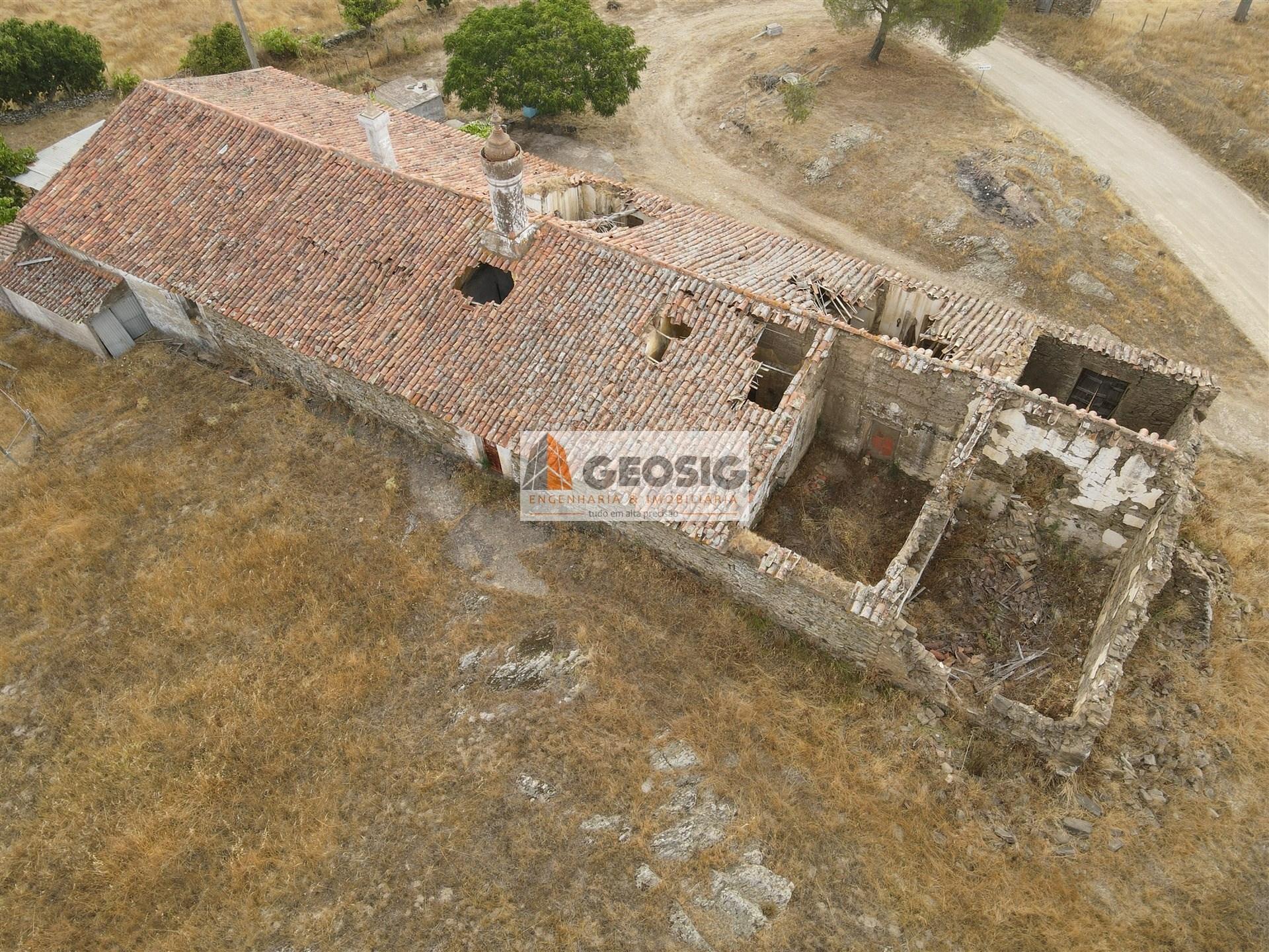 Quinta T3 Venda em Santa Clara-a-Nova e Gomes Aires,Almodôvar