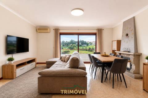 Apartamento T3+1 em Fajões, Oliveira de Azeméis.